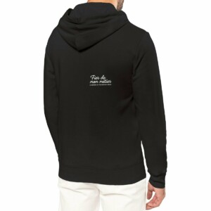 Fier nouveau pull foncé